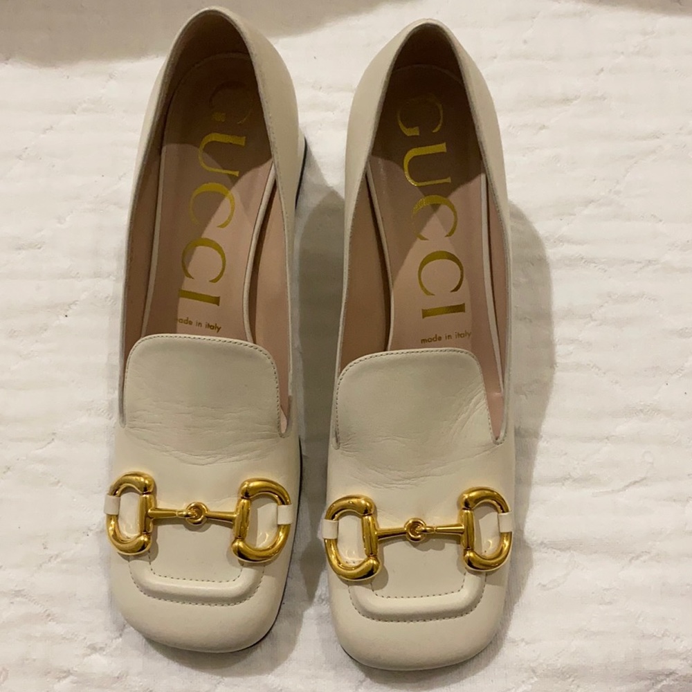 Gucci Women's Cream Loafers with Gold Accent